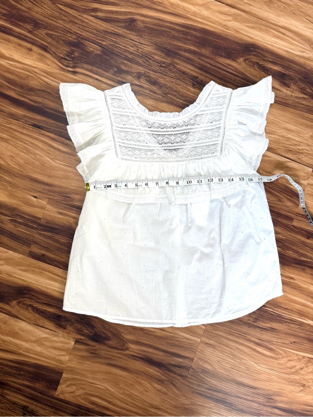 Unsubscribed White Elelet Yoke Flutter Sleeve Top Blouse - Picture 5 of 6